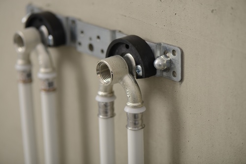 Jak przeprowadzać instalacje wodno - kanalizacyjne i grzewcze w starych domach?